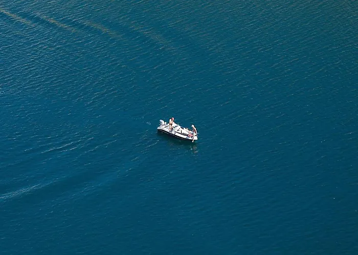 1 Bedroom Cozy In アパート