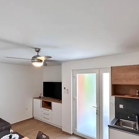 Apartment 1 Bedroom Cozy In Starigrad Paklenica