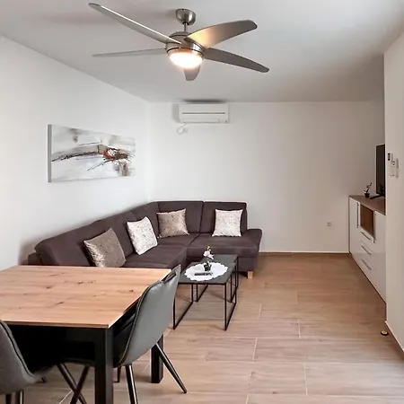 Apartment 1 Bedroom Cozy In