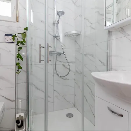 1 Bedroom Cozy In Apartment Starigrad Paklenica