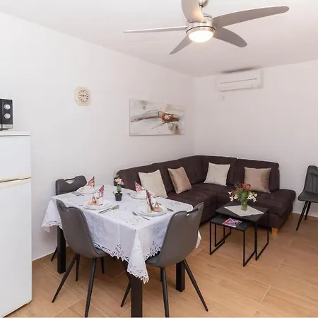 Apartment 1 Bedroom Cozy In Starigrad Paklenica