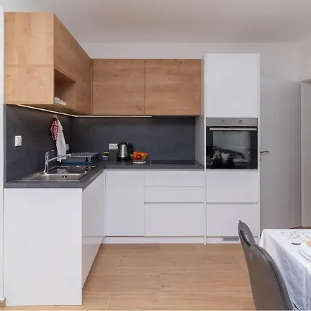 Apartment 1 Bedroom Cozy In Starigrad Paklenica