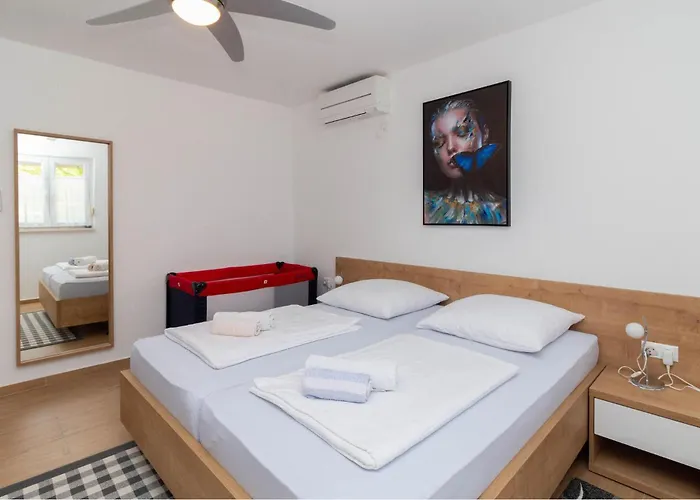 1 Bedroom Cozy In Appartement Starigrad Paklenica
