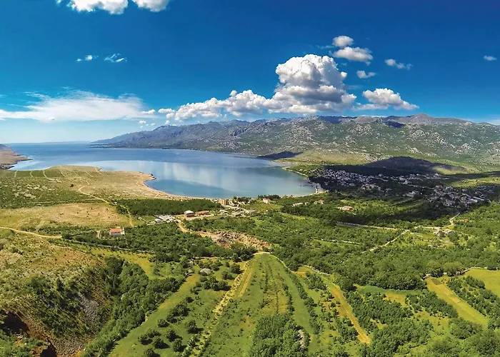 1 Bedroom Cozy In Starigrad Paklenica